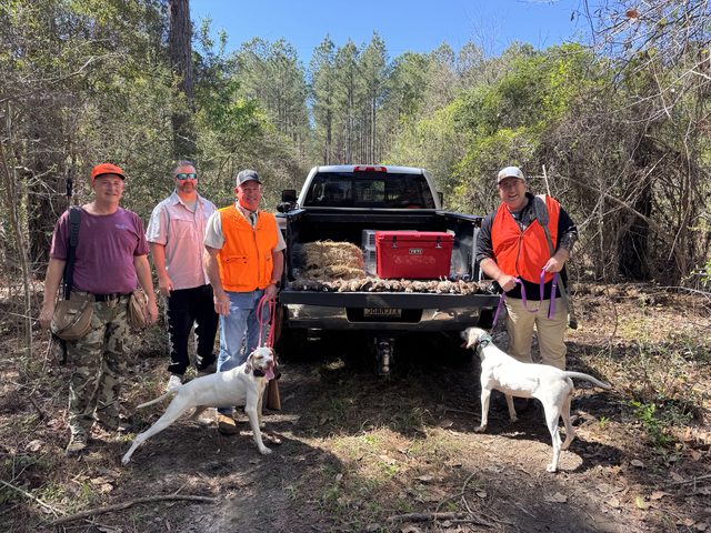 Group photo with the pointers and the day's bag.